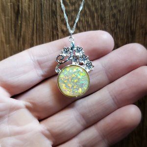 18 Inch 925 Sterling Silver Faux Yellow Opal Floral Pendant Necklace